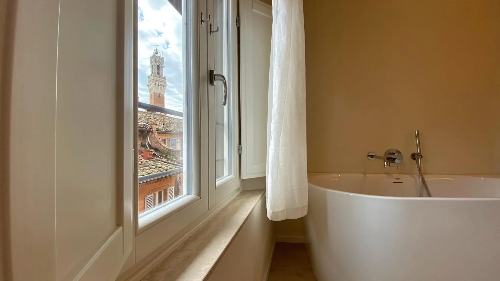 Amirooms Affittacamere Siena Italia
